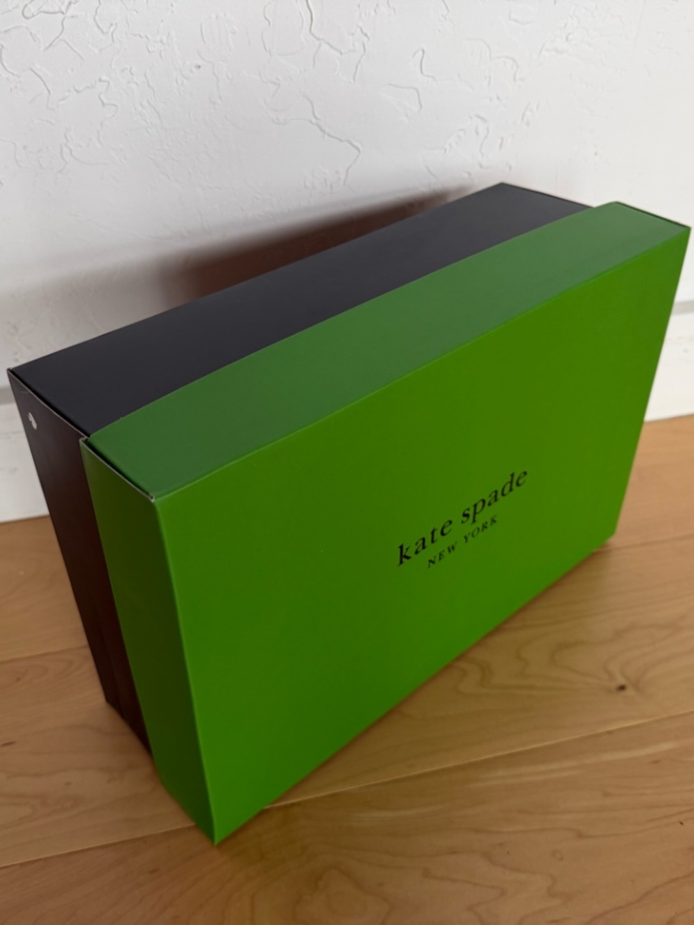 Kate Spade Shoe Box - Picture 2 of 2